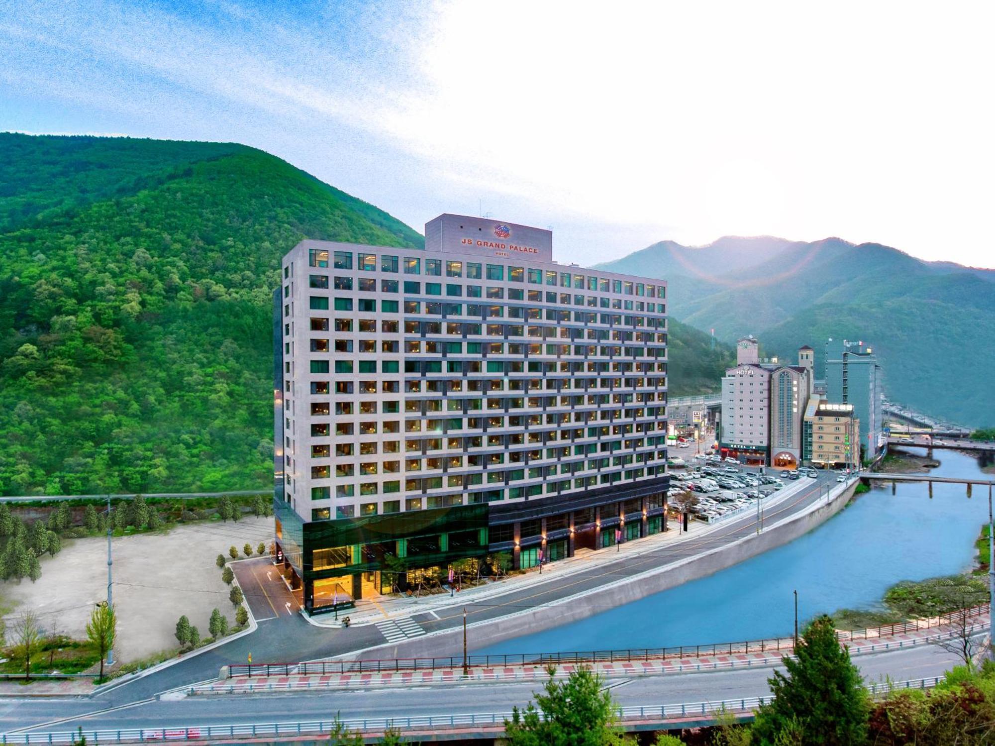 Jeongseon Js Grand Palace Hotel Exterior photo